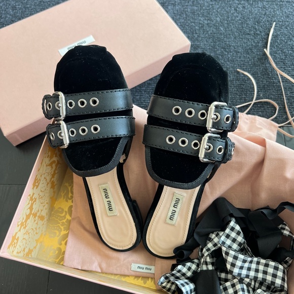 Very good condition velvet black Miumiu flats with ribbons size7.5 - Picture 2 of 6